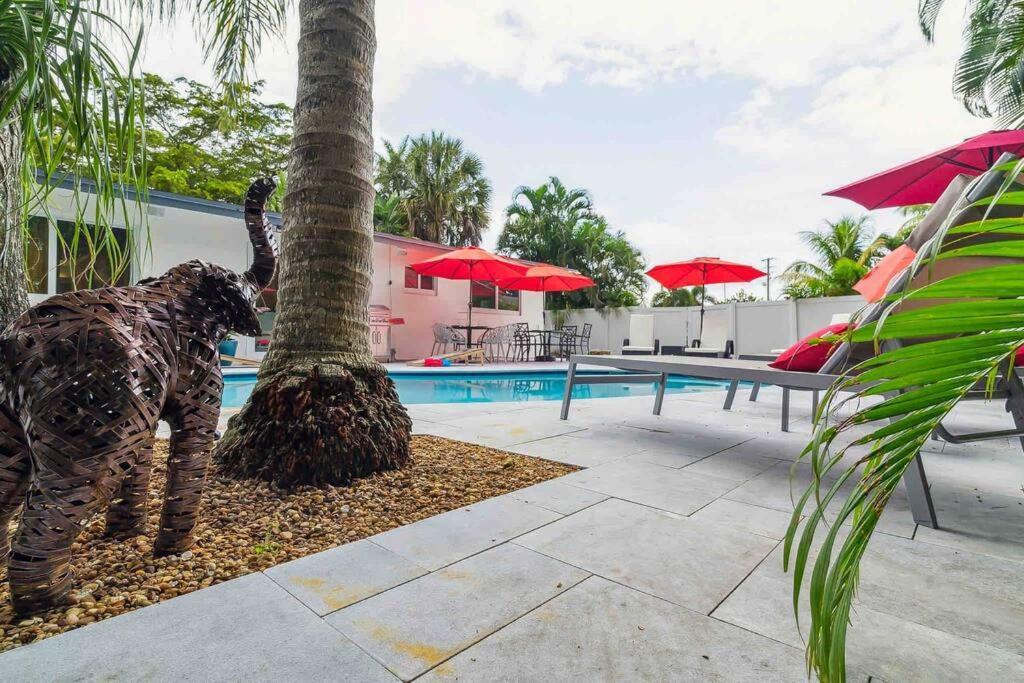 Private Oasis With Pool Near Beaches, Dining & Las Olas フォート・ローダーデール エクステリア 写真