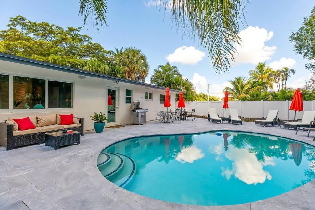 Private Oasis With Pool Near Beaches, Dining & Las Olas フォート・ローダーデール エクステリア 写真
