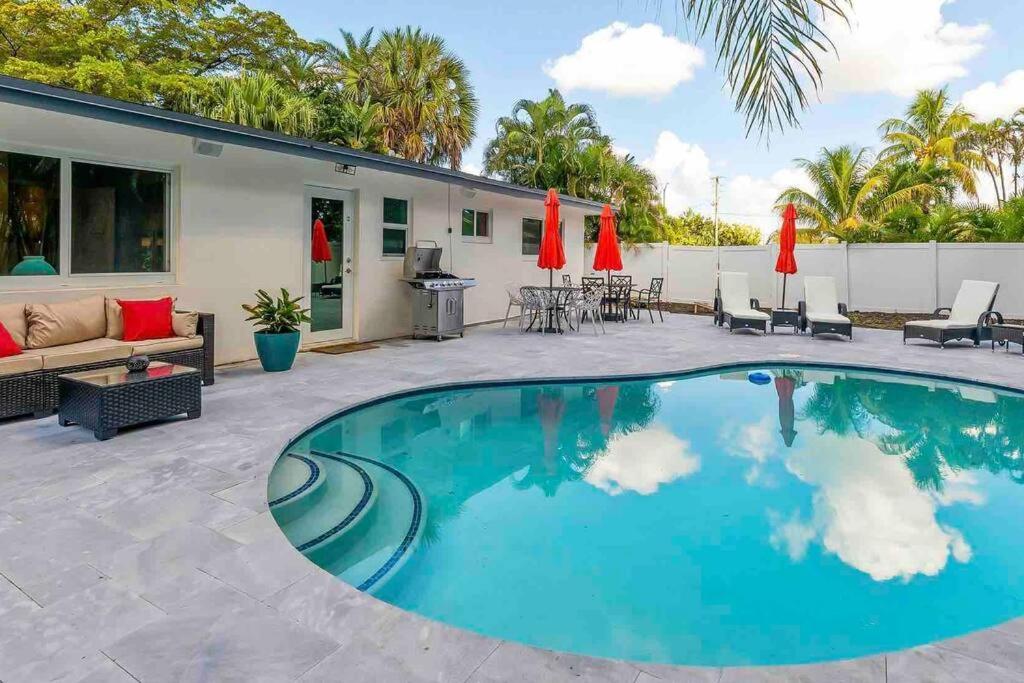 Private Oasis With Pool Near Beaches, Dining & Las Olas フォート・ローダーデール エクステリア 写真